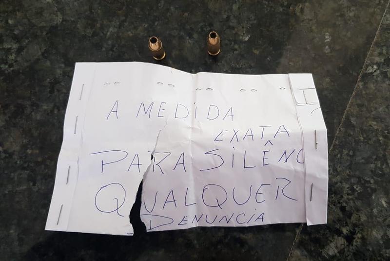 Foto do bilhete deixado na caixa de correspondência de Diego Santos
