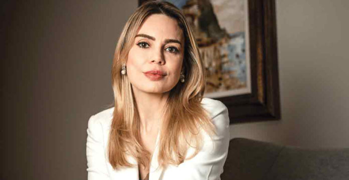 Rachel Sheherazade pede indenização do SBT e acusa Silvio Santos de assédio moral