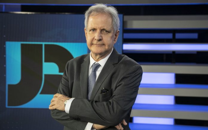Augusto Nunes deixa o Jornal da Record News e a direção do R7