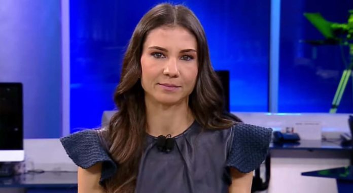 Amanda Klein demitiu-se do 3 em 1, programa da Jovem Pan em que fazia parte do time de comentaristas, por ataques pessoais.