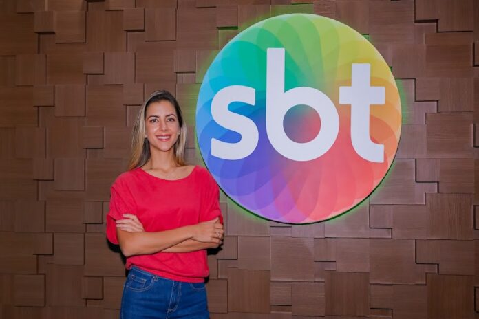 Domitila Becker assina com o SBT