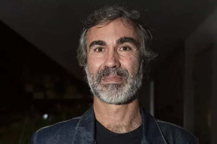 Bruno Paes Manso: “República das Milícias ajuda a gente a se olhar como sociedade”