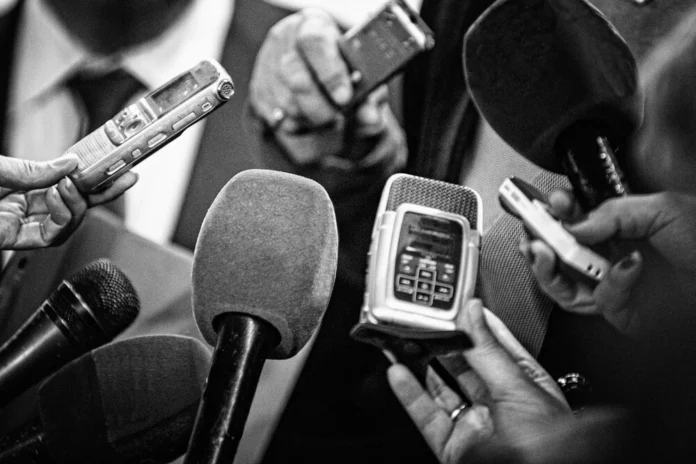 Brasileiros desconfiam da capacidade da imprensa de reconhecer erros, diz Reuters