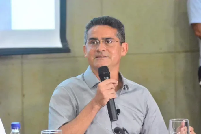 Prefeito de Manaus ignora perguntas e acusa veículo de extorsão