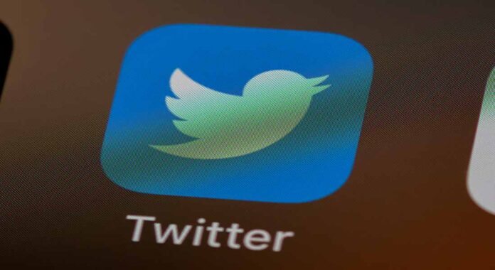 A justiça do Paraná determinou que o Twitter apagasse uma publicação feita por Glenn Greenwald, em que chamava Sérgio Moro de corrupto.