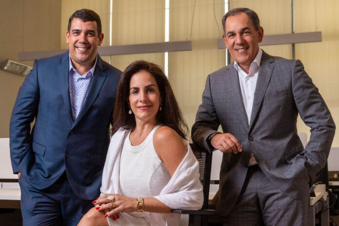 Bernardo Brandão (esq.), Daniela Guima Migliari e Marco Antonio Sabino