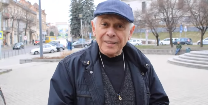 Aos 78, Lucas Mendes faz o Manhattan Connection direto da Ucrânia