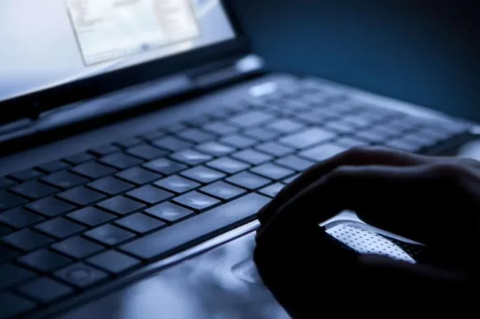 Ataque online Repórter do Congresso em Foco sofre ameaças após denunciar esquema de fake news