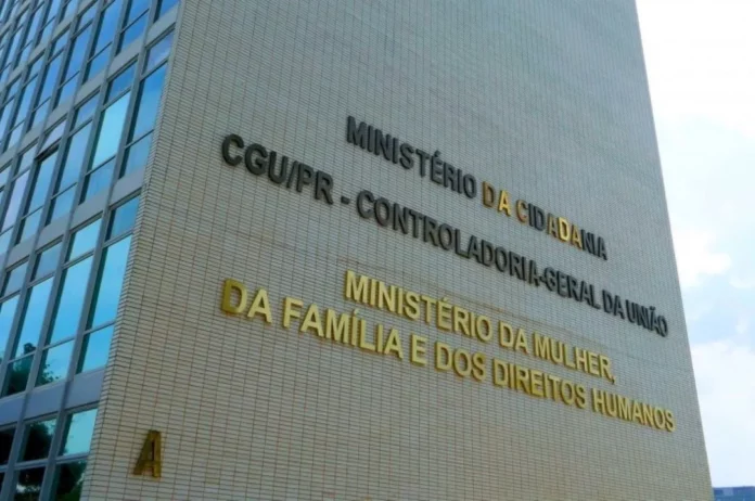 Governo pede investigação de reportagem sobre aborto legal de criança vítima de estupro