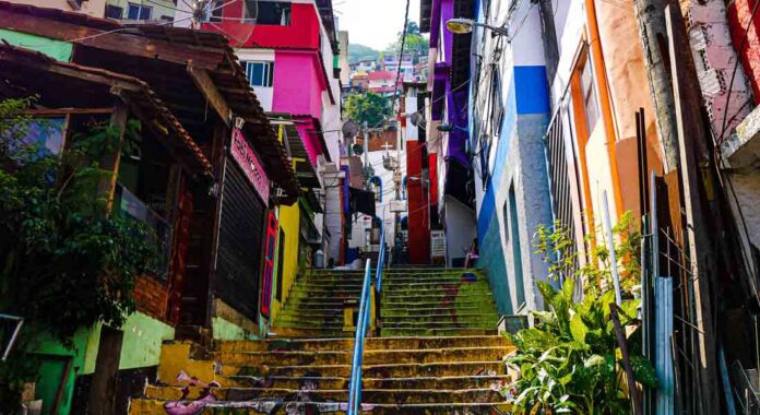 A Periferia em Movimento lançou o Território da Notícia, uma solução de distribuição de conteúdo jornalístico produzido nas favelas.