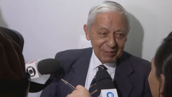 Morre Luiz Orlando Carneiro, aos 84 anos, em Brasília