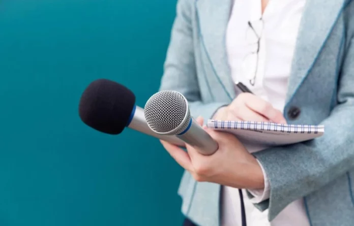 No Reino Unido, vitórias para mulheres jornalistas assediadas dentro e fora das redações