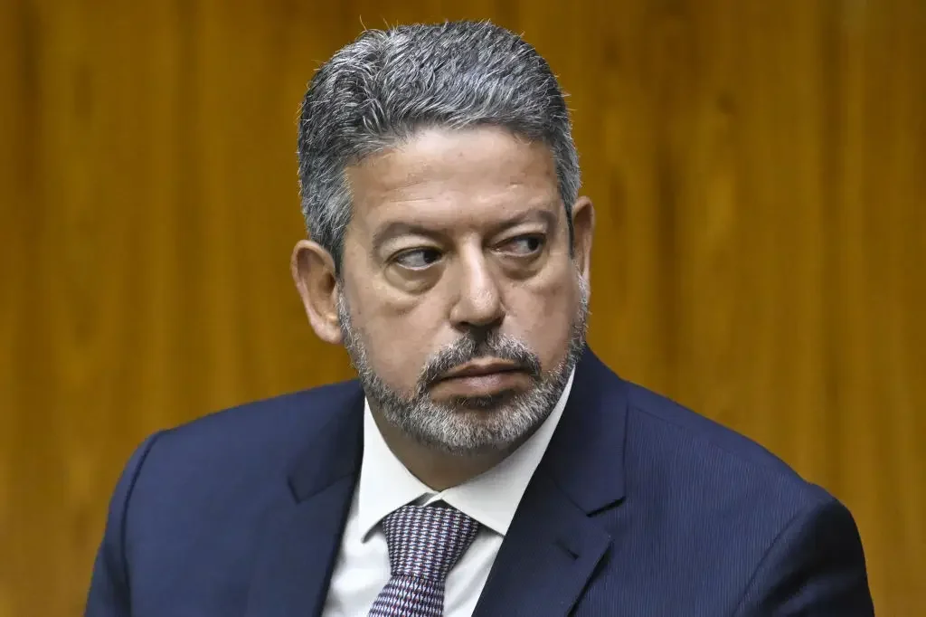 Após acusações de corrupção e violência, Arthur Lira tenta censurar a imprensa