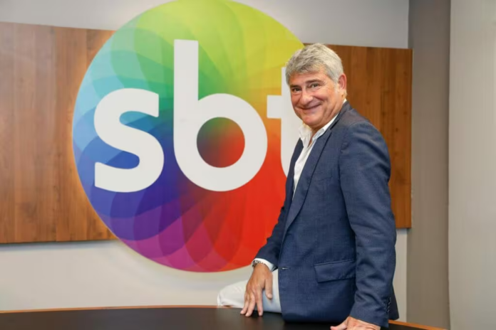Cléber Machado assina com o SBT