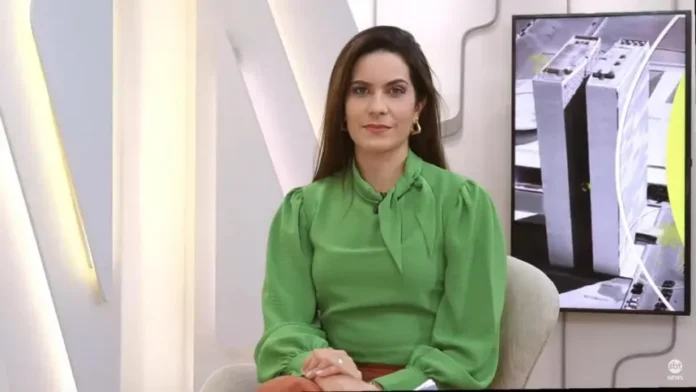 CNN Brasil remove jornal da programação e promove Débora Bergamasco