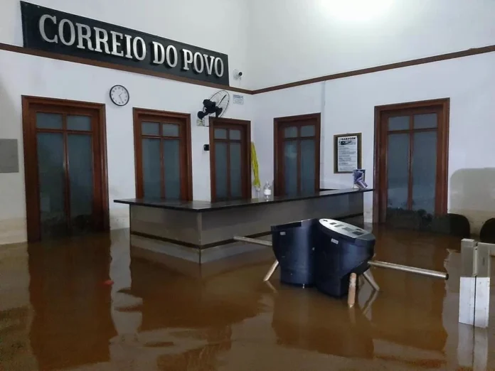A dor de cobrir a própria tragédia