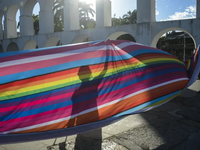 Entre os destaques da Parada LGBT, está o Camarote Solidário, criado pela Agência de Notícias da Aids.