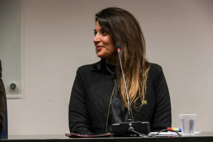 Amanda Miranda é processada após divulgar nota fiscal de deputada do PL-SC