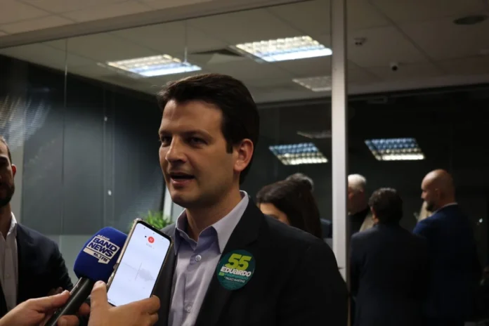 Justiça determina retirada de reportagens do Jornal Plural sobre coação a funcionários da Prefeitura de Curitiba