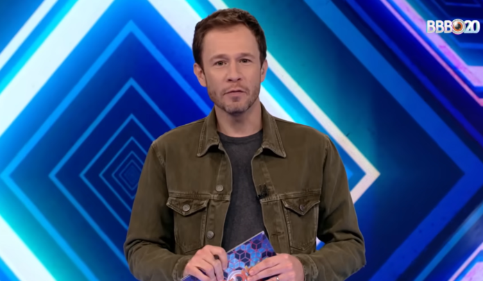 De volta à TV aberta, Tiago Leifert assina com o SBT