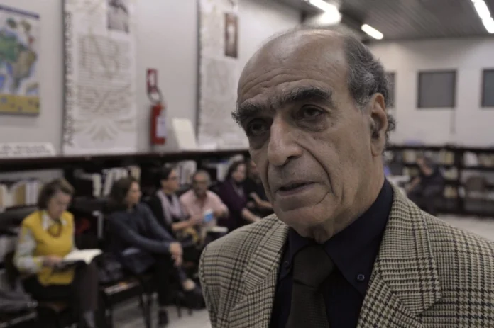 Morre Affonso Romano de Sant'Anna, mais do que tudo, poeta