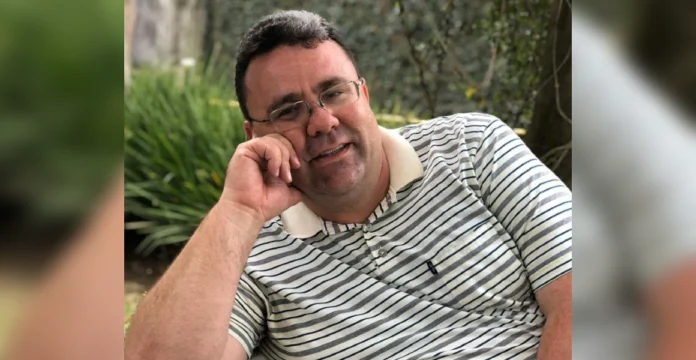 O jornalista Cristiano Luiz Freitas foi encontrado morto na terça-feira (4/3) dentro de sua própria casa em Curitiba, no Paraná.