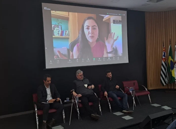 Apuração, checagem de dados, trabalho em equipe e segurança: o cotidiano do jornalista investigativo