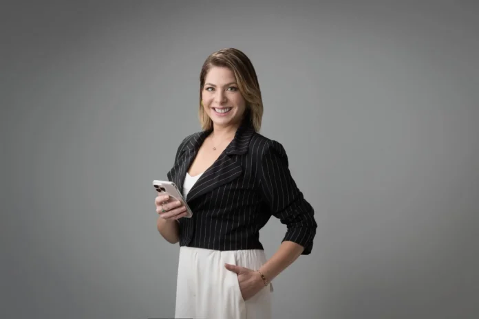 Daniela Lima assina com o UOL