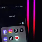 Digital-ilustrativa-credito-panos-sakalakis-unsplash_1