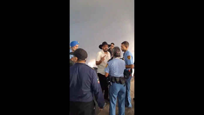 Prefeito de Parauapebas (PA) agride jornalista durante COP30; organização suspende político