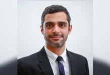 Bruno Boghossian é o novo diretor da sucursal da Folha de S. Paulo em Brasília Bruno Boghossian assumiu em 3/11 o posto de diretor da sucursal da Folha de S.Paulo em Brasília, em substituição a Camila Mattoso, que seguiu para o SBT News.