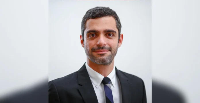 Bruno Boghossian assumiu em 3/11 o posto de diretor da sucursal da Folha de S.Paulo em Brasília, em substituição a Camila Mattoso, que seguiu para o SBT News.