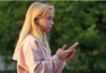 Austrália inova, proibindo contas de crianças nas redes e pode inspirar o mundo