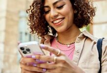 Segundo regulador britânico, adultos interagem menos nas redes e se preocupam mais com consequências