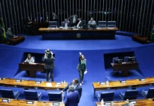 Senador Alessandro Vieira protocola projeto de lei contra assédio judicial e violência a jornalistas