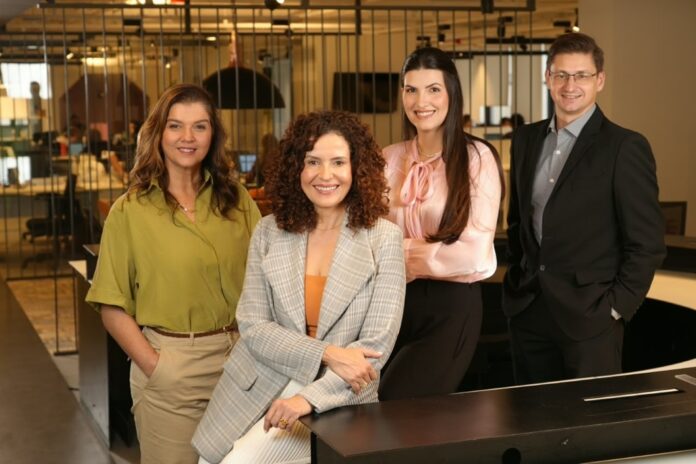 Renata, Ana, Bruna e Elton